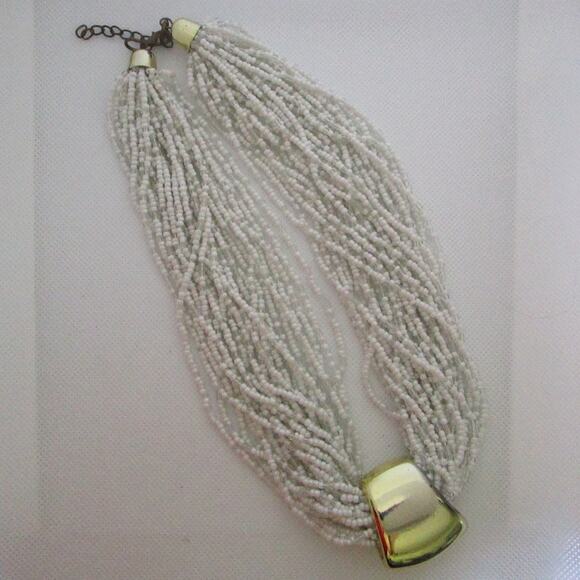 Vintage White Seed Bead Torsade Necklace Gold Tone Statement Pendant 80s 90s - Picture 4 of 16